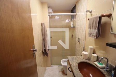 Banheiro de apartamento para alugar com 1 quarto, 47m² em Centro, Uberlândia