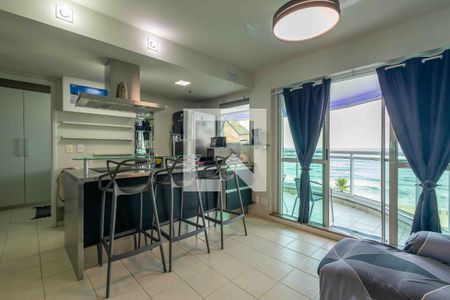 Sala de apartamento para alugar com 1 quarto, 50m² em Recreio dos Bandeirantes, Rio de Janeiro