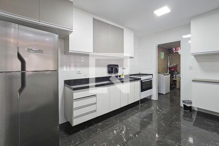 Cozinha de apartamento para alugar com 4 quartos, 350m² em Balneario Guarujá, Guarujá