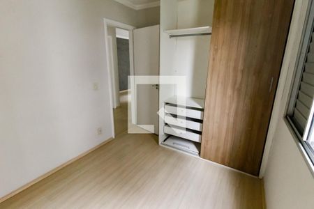 Quarto 2 de apartamento para alugar com 2 quartos, 44m² em Vila Indiana, Taboão da Serra