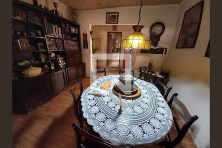 Casa à venda com 3 quartos, 270m² em Vila Mangalot, São Paulo