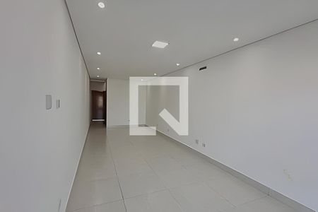 Casa à venda com 3 quartos, 207m² em Vila Mangalot, São Paulo