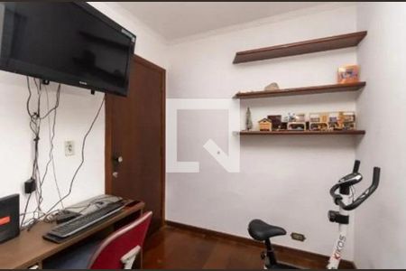 Casa à venda com 3 quartos, 225m² em Parque Maria Domitila, São Paulo