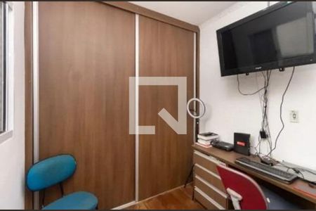 Casa à venda com 3 quartos, 225m² em Parque Maria Domitila, São Paulo