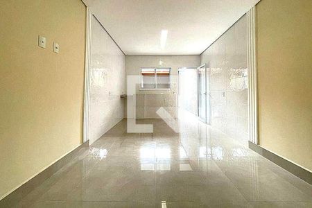 Casa à venda com 3 quartos, 140m² em Parque Sao Domingos, São Paulo