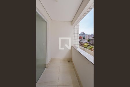 Varanda de apartamento à venda com 3 quartos, 78m² em Sagrada Família, Belo Horizonte