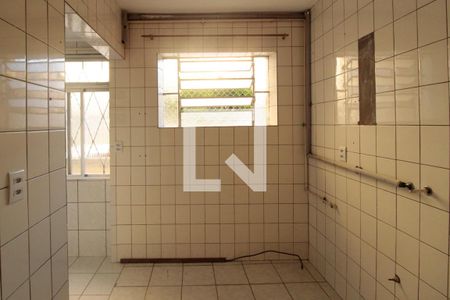 Cozinha de apartamento para alugar com 2 quartos, 60m² em Humaitá, Porto Alegre