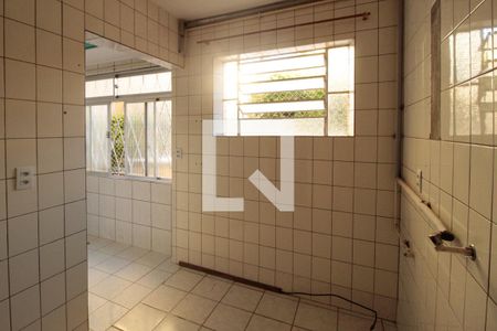 Cozinha de apartamento para alugar com 2 quartos, 60m² em Humaitá, Porto Alegre