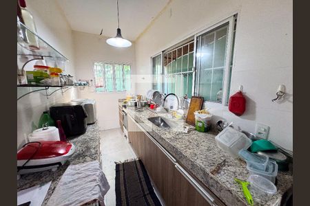 Cozinha de casa à venda com 4 quartos, 140m² em Jardim Bandeirantes, Contagem