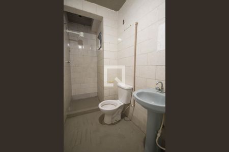 Banheiro de casa para alugar com 1 quarto, 80m² em Mutuapira, São Gonçalo