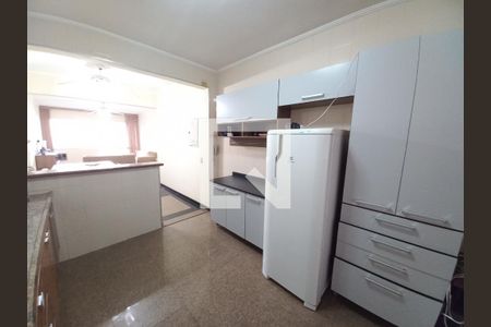 Cozinha de apartamento para alugar com 3 quartos, 116m² em Itararé, São Vicente