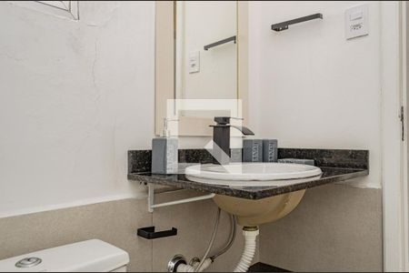 Banheiro de apartamento para alugar com 2 quartos, 57m² em Centro, Florianópolis