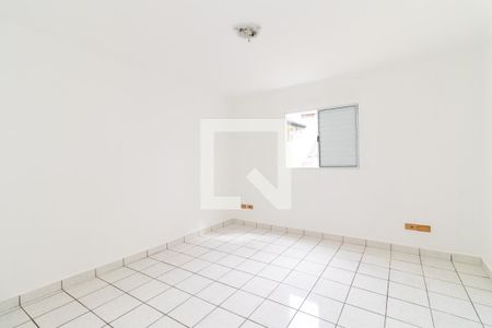 Quarto 1 de casa para alugar com 2 quartos, 120m² em Vila Ré, São Paulo