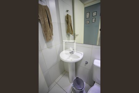 Banheiro de apartamento para alugar com 2 quartos, 44m² em Canhema, Diadema