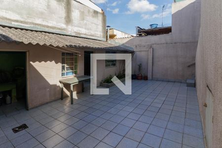 Quintal de casa para alugar com 3 quartos, 200m² em Vila Ivone, São Paulo