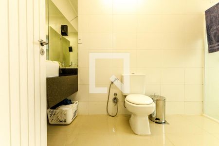 Banheiro Social de casa para alugar com 2 quartos, 282m² em Três Figueiras, Porto Alegre