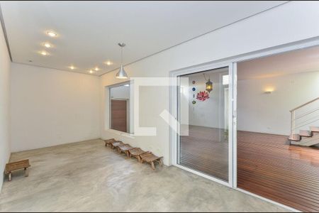 Casa à venda com 4 quartos, 325m² em Vila Mariana, São Paulo