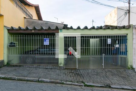 Fachada de casa à venda com 2 quartos, 250m² em Vila Carolina, São Paulo