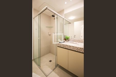 Banheiro de kitnet/studio para alugar com 1 quarto, 30m² em Vila Nova Conceição, São Paulo