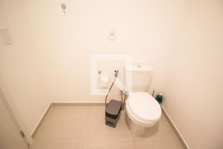 Banheiro de kitnet/studio para alugar com 1 quarto, 30m² em Vila Nova Conceição, São Paulo