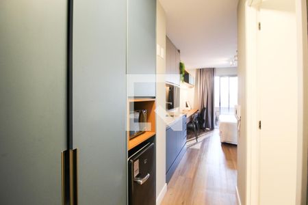 Cozinha de kitnet/studio para alugar com 1 quarto, 30m² em Vila Nova Conceição, São Paulo