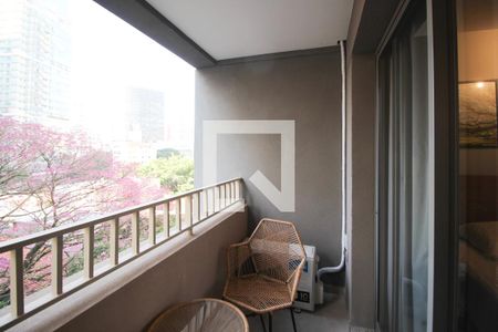 Varanda de kitnet/studio para alugar com 1 quarto, 30m² em Vila Nova Conceição, São Paulo