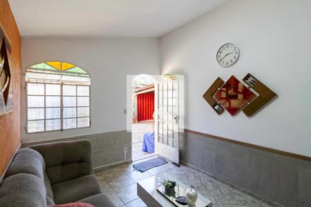 Sala de casa à venda com 3 quartos, 110m² em Serrano, Belo Horizonte