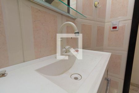 Banheiro de casa para alugar com 2 quartos, 110m² em Jardim Danfer, São Paulo
