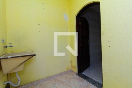 Área de Serviço de casa para alugar com 2 quartos, 110m² em Jardim Danfer, São Paulo