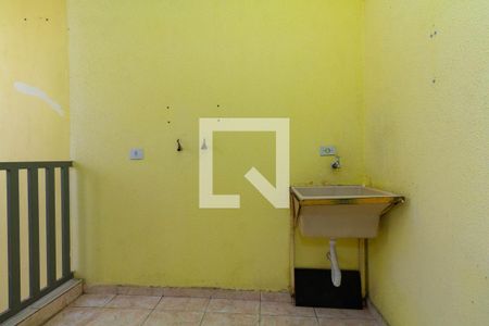 Área de Serviço de casa para alugar com 2 quartos, 110m² em Jardim Danfer, São Paulo