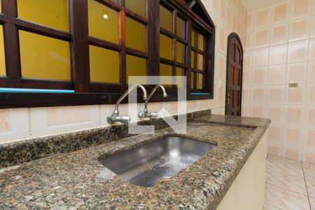 Cozinha de casa para alugar com 2 quartos, 110m² em Jardim Danfer, São Paulo