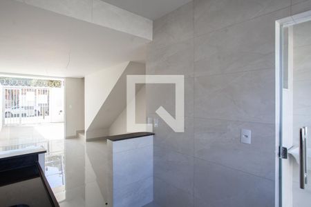 Cozinha de casa à venda com 2 quartos, 65m² em Piratininga, Belo Horizonte
