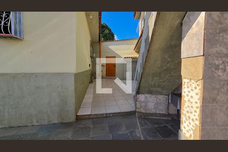 Quintal de casa à venda com 5 quartos, 220m² em São Geraldo, Belo Horizonte
