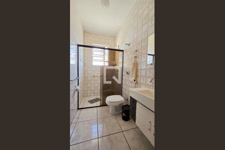 Banheiro Social 01 de casa à venda com 5 quartos, 220m² em São Geraldo, Belo Horizonte