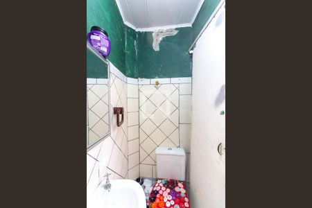 Banheiro de Serviço de casa à venda com 2 quartos, 100m² em Jardim Cidalia, São Paulo