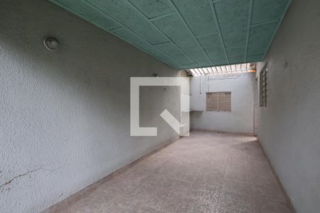 Garagem de casa à venda com 2 quartos, 101m² em Centro, Canoas
