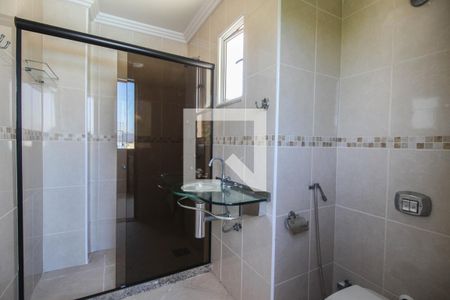 Banheiro de Serviço de casa para alugar com 2 quartos, 140m² em Centro, Nilópolis