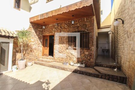 Garagem de casa para alugar com 2 quartos, 140m² em Centro, Nilópolis