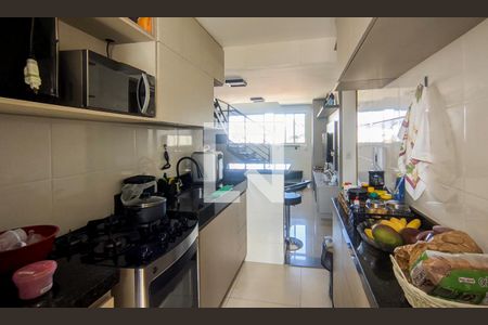 Cozinha de apartamento à venda com 2 quartos, 110m² em Sagrada Família, Belo Horizonte