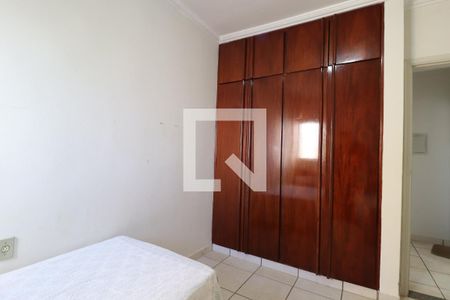 Quarto 2 de apartamento para alugar com 2 quartos, 58m² em Santa Mônica, Uberlândia
