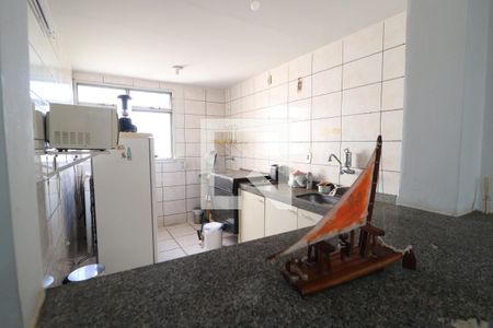 Cozinha de apartamento para alugar com 2 quartos, 58m² em Santa Mônica, Uberlândia