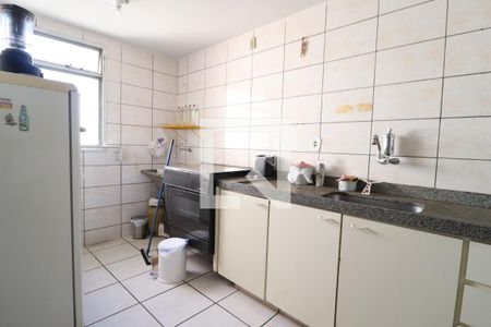 Cozinha de apartamento para alugar com 2 quartos, 58m² em Santa Mônica, Uberlândia