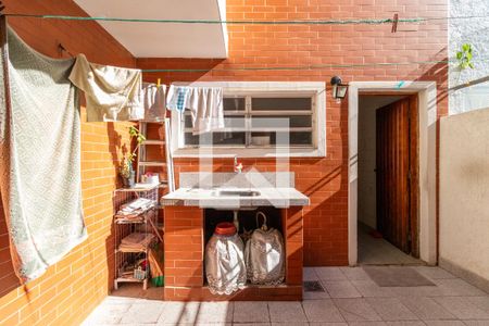 Quintal de casa à venda com 3 quartos, 148m² em Água Branca, São Paulo