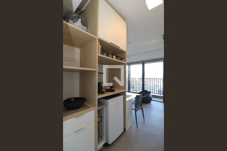 Cozinha de kitnet/studio à venda com 1 quarto, 28m² em Vila Madalena, São Paulo