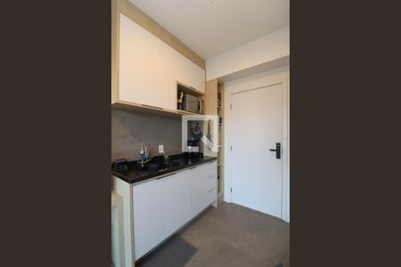 Cozinha de kitnet/studio à venda com 1 quarto, 28m² em Vila Madalena, São Paulo