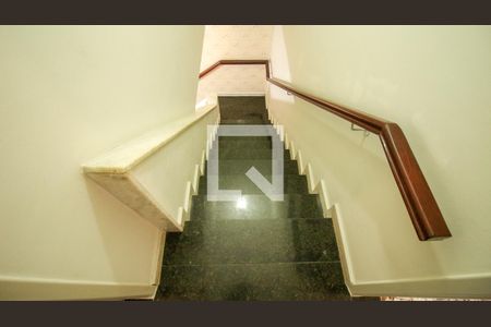 Escada de casa à venda com 3 quartos, 128m² em Jardim Grimaldi, São Paulo