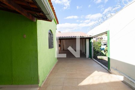 Garagem de casa à venda com 5 quartos, 250m² em Novo Glória, Belo Horizonte