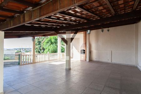 Garagem e Espaço Gourmet de casa à venda com 5 quartos, 250m² em Novo Glória, Belo Horizonte