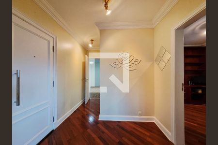 Corredor de apartamento para alugar com 4 quartos, 288m² em Paraíso do Morumbi, São Paulo