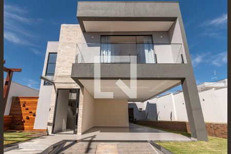 Fachada de casa à venda com 3 quartos, 200m² em Céu Azul, Belo Horizonte